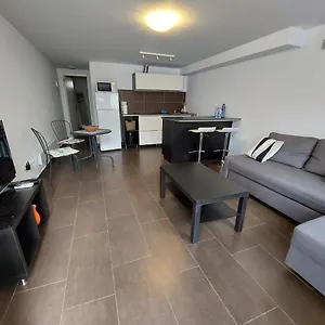 modern-apartment-walking-distance-of-the-sea.1costadelsol.com/